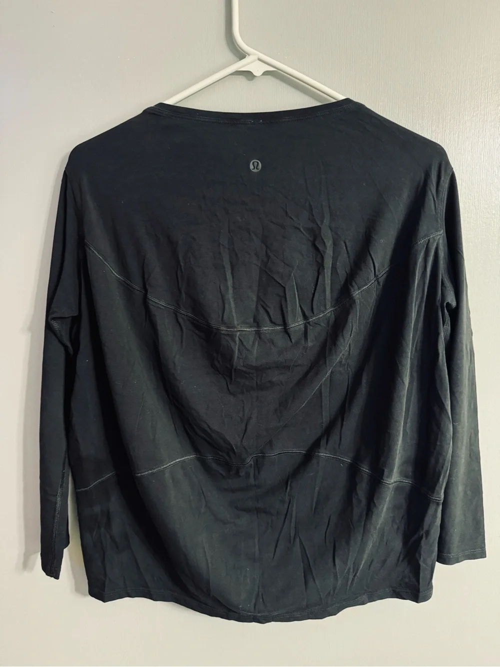 lululemon athletica Black Long Sleeve Crew Neck Athletisure Top Size 4